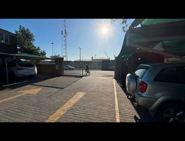 BUSINESS PROPERTY TO RENT IN FORESHORE